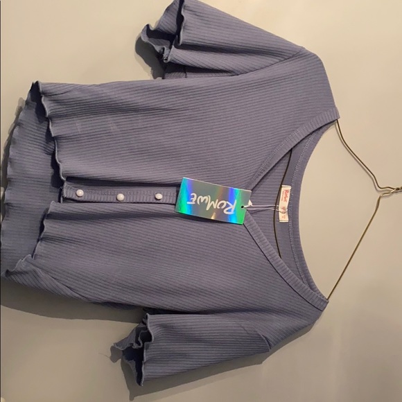 Cute button up T shirt - Picture 3 of 3